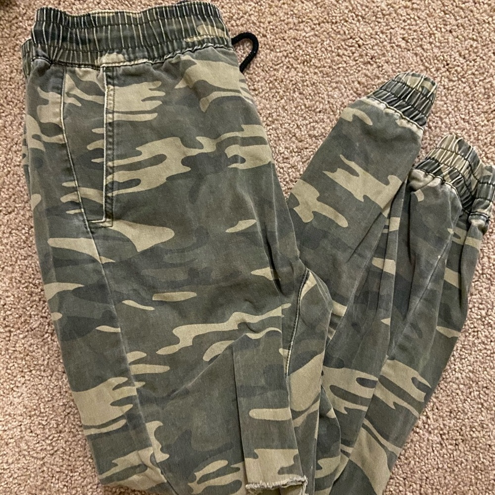 Camo ripped jean joggers